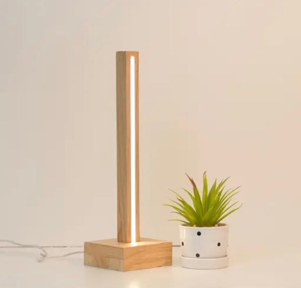 Elegant Pinewood Table Lamp